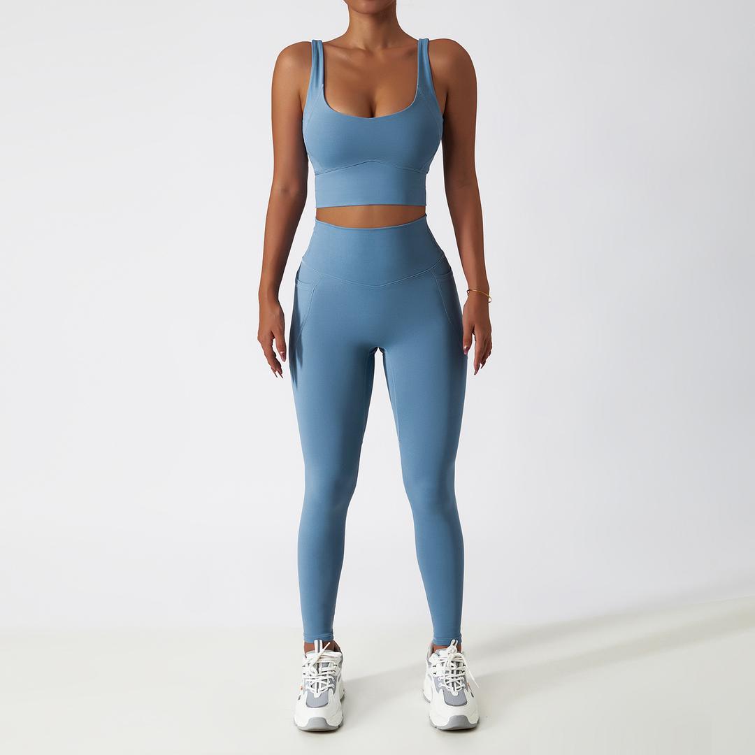 Fitness model wearing a baby blue, supportive and snatching matching set from Vibras Activewear